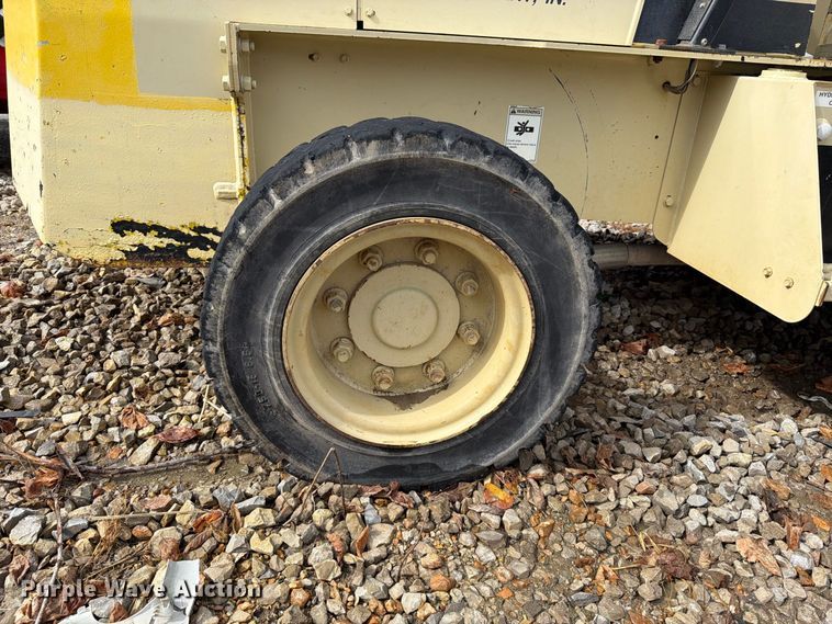 image for item YA4922 1992 Ingersoll-Rand T-708J tow tractor