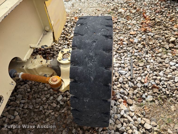 image for item YA4922 1992 Ingersoll-Rand T-708J tow tractor