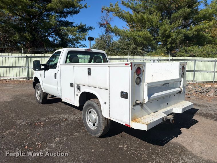 image for item YA5121 2015 Ford F250 Super Duty utility bed pickup truck