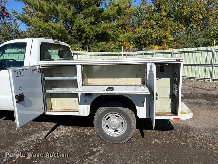image for item YA5121 2015 Ford F250 Super Duty utility bed pickup truck