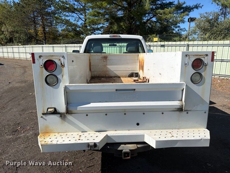 image for item YA5121 2015 Ford F250 Super Duty utility bed pickup truck