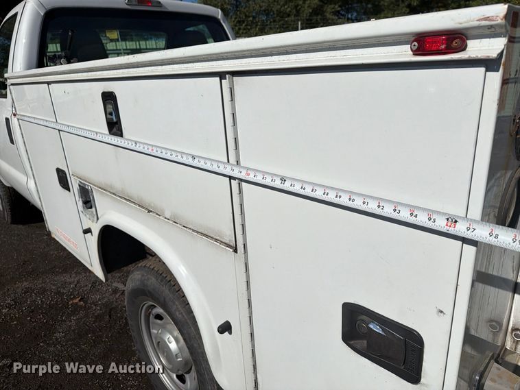 image for item YA5121 2015 Ford F250 Super Duty utility bed pickup truck