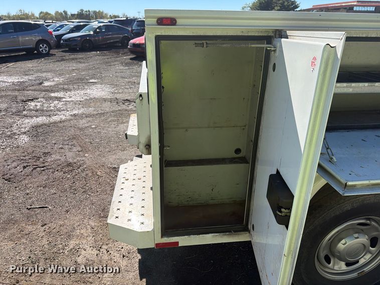 image for item YA5121 2015 Ford F250 Super Duty utility bed pickup truck