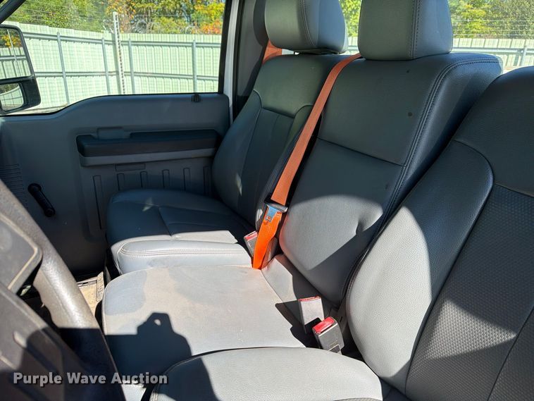 image for item YA5121 2015 Ford F250 Super Duty utility bed pickup truck