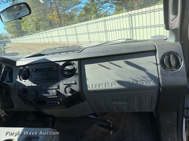image for item YA5121 2015 Ford F250 Super Duty utility bed pickup truck