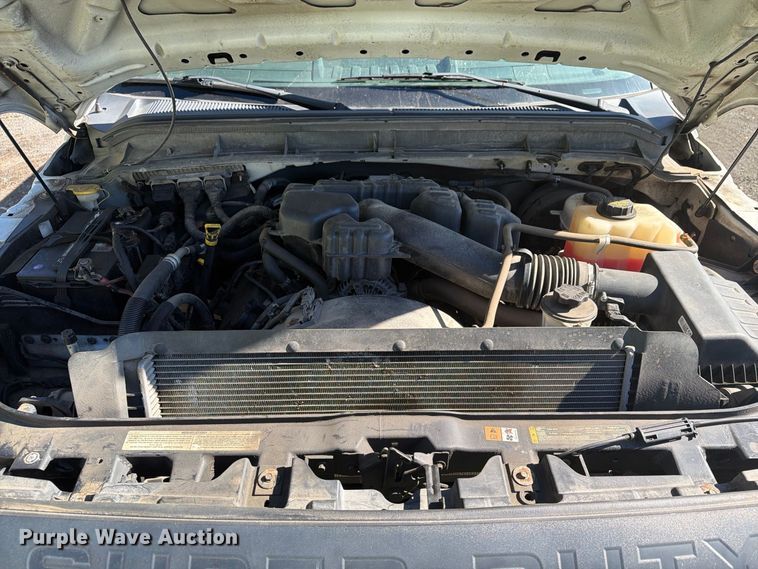image for item YA5121 2015 Ford F250 Super Duty utility bed pickup truck