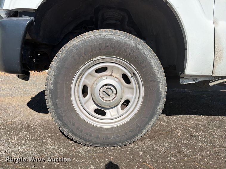 image for item YA5121 2015 Ford F250 Super Duty utility bed pickup truck