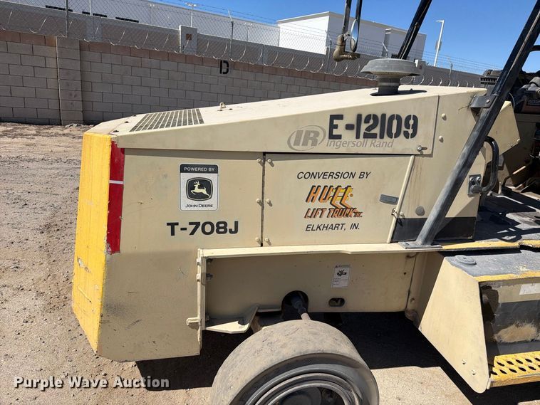 image for item YA5143 2006 Ingersoll Rand T708J tow tractor