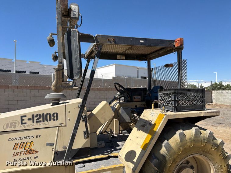 image for item YA5143 2006 Ingersoll Rand T708J tow tractor