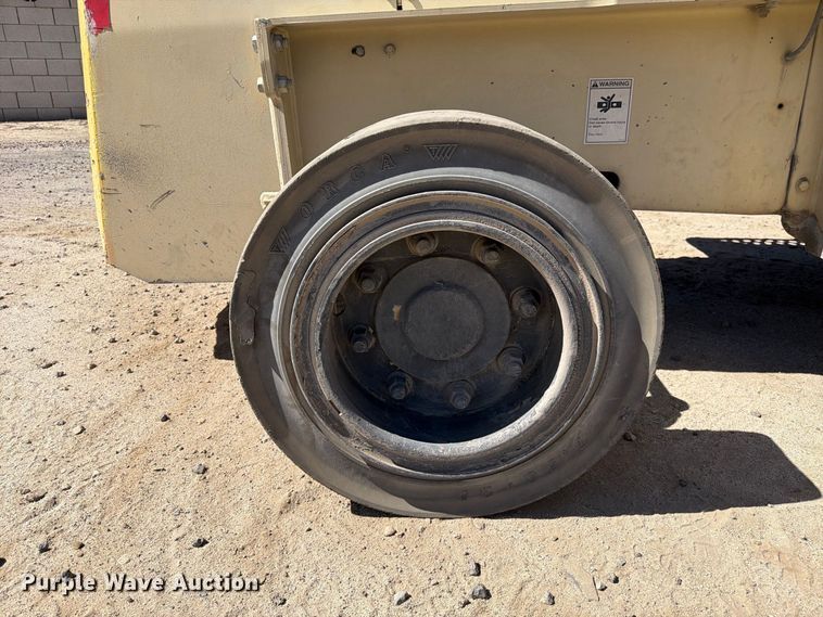 image for item YA5143 2006 Ingersoll Rand T708J tow tractor