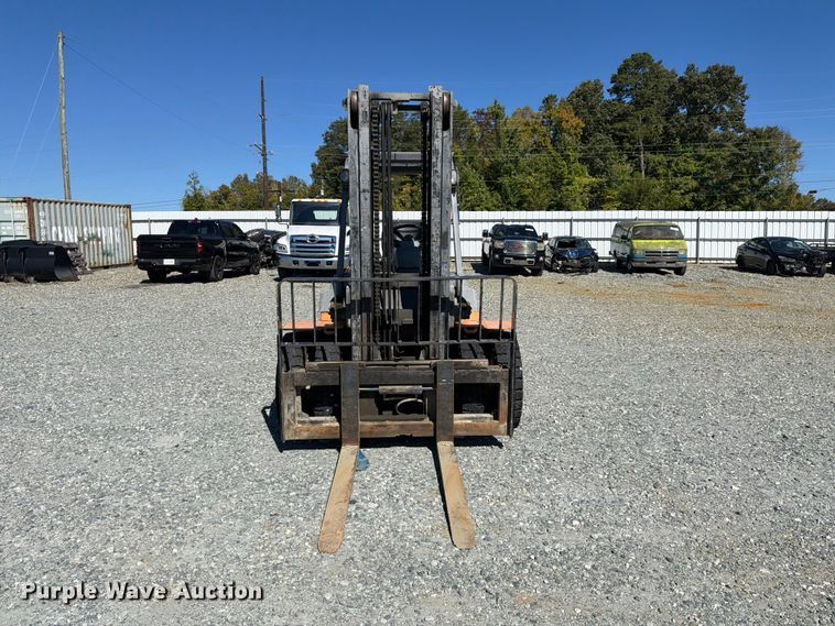 image for item YA5218 2005 Toyota 45 forklift