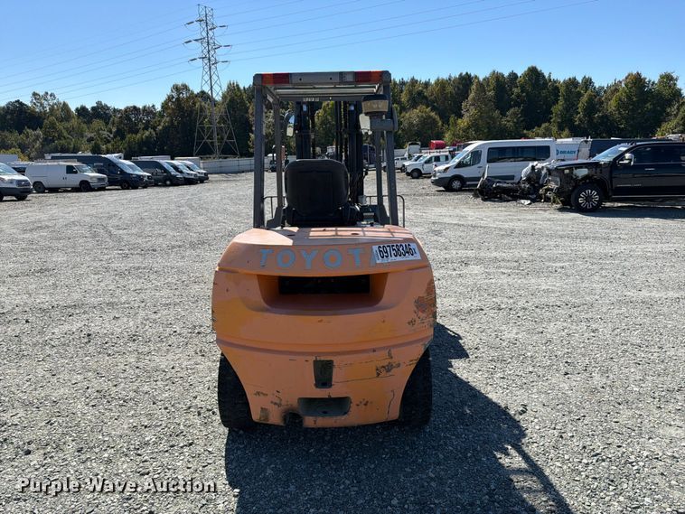 image for item YA5218 2005 Toyota 45 forklift