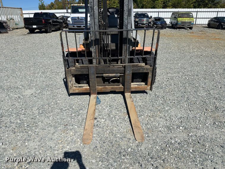 image for item YA5218 2005 Toyota 45 forklift