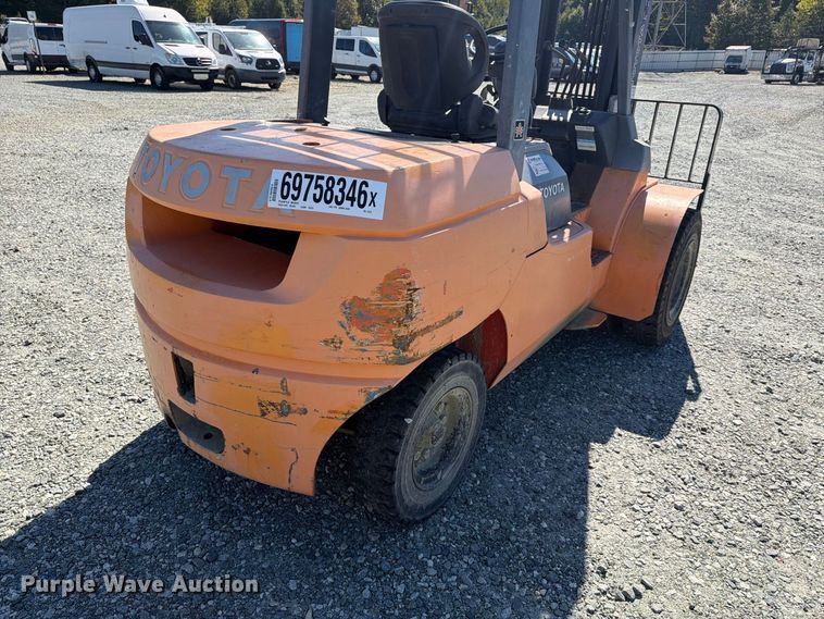 image for item YA5218 2005 Toyota 45 forklift