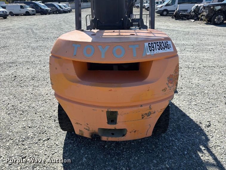 image for item YA5218 2005 Toyota 45 forklift