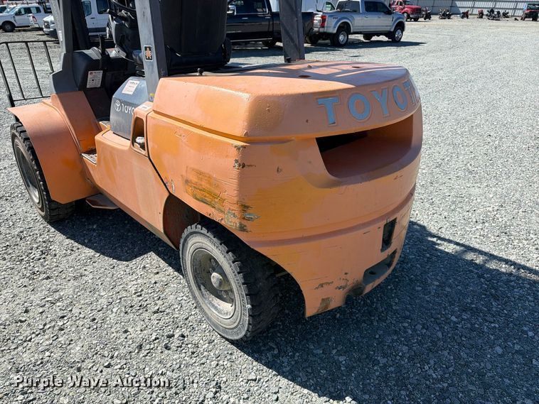 image for item YA5218 2005 Toyota 45 forklift