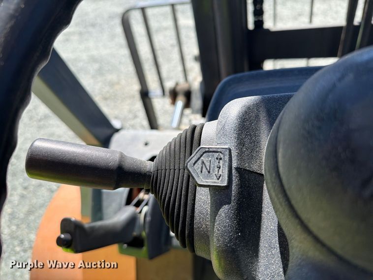 image for item YA5218 2005 Toyota 45 forklift