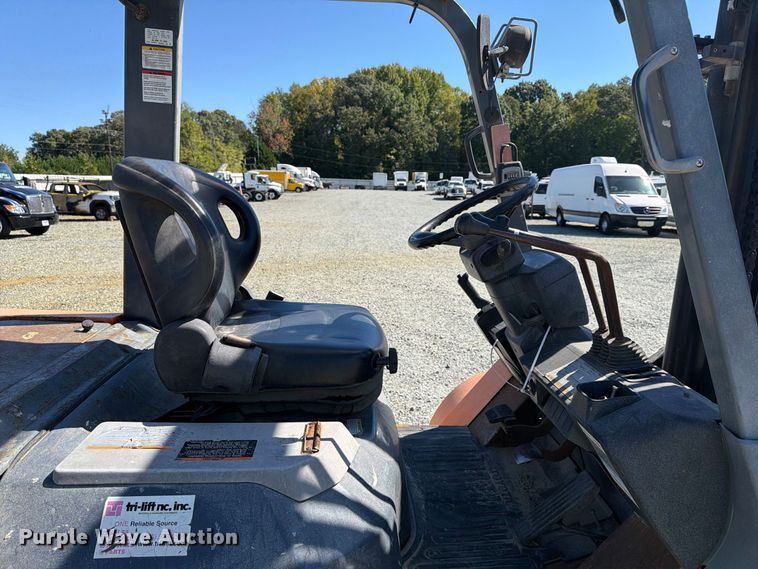 image for item YA5218 2005 Toyota 45 forklift