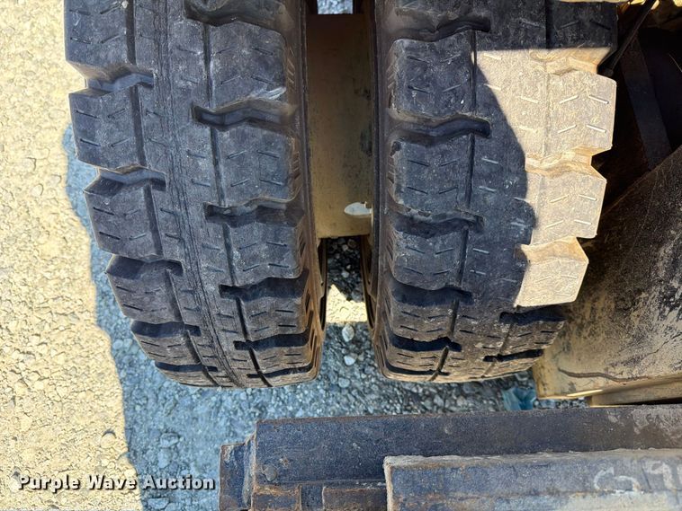 image for item YA5218 2005 Toyota 45 forklift