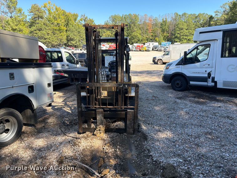 image for item YA5356 1993 Caterpillar GPL40 forklift