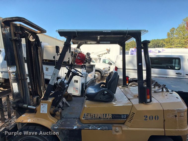image for item YA5356 1993 Caterpillar GPL40 forklift
