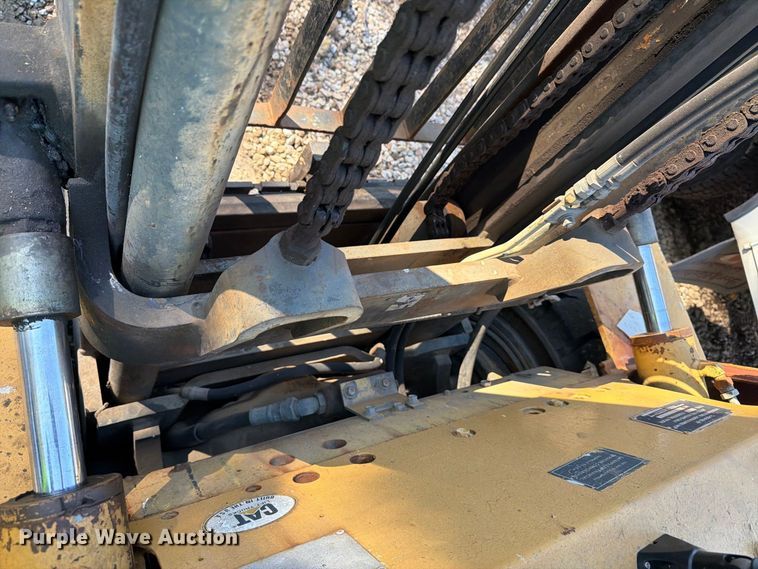 image for item YA5356 1993 Caterpillar GPL40 forklift