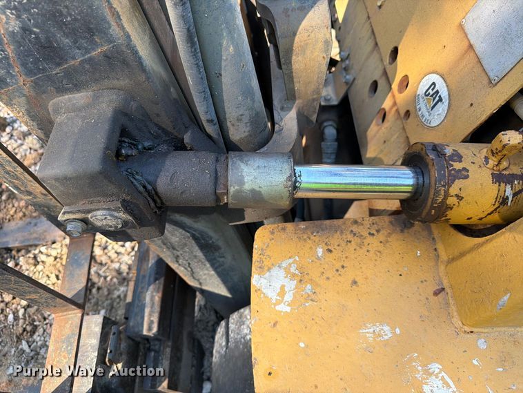 image for item YA5356 1993 Caterpillar GPL40 forklift
