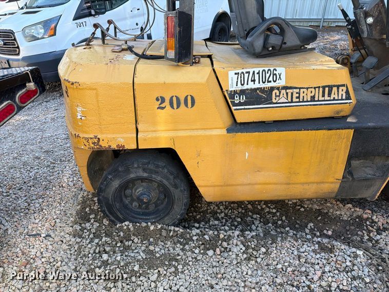 image for item YA5356 1993 Caterpillar GPL40 forklift