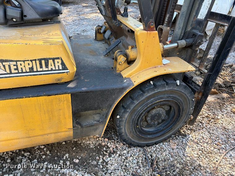 image for item YA5356 1993 Caterpillar GPL40 forklift
