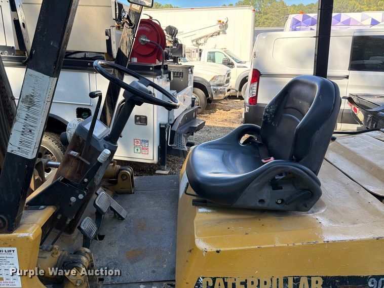 image for item YA5356 1993 Caterpillar GPL40 forklift