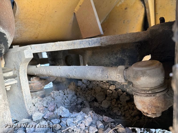 image for item YA5356 1993 Caterpillar GPL40 forklift