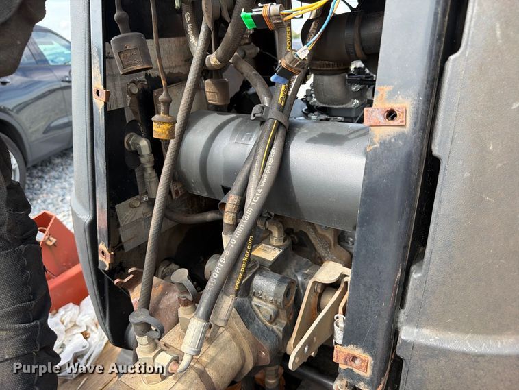 image for item YA5473 2015 Ditch Witch R300 cable plow