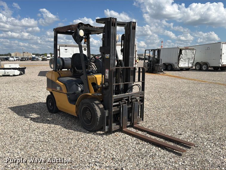 image for item YA5552 Caterpillar P5000 forklift