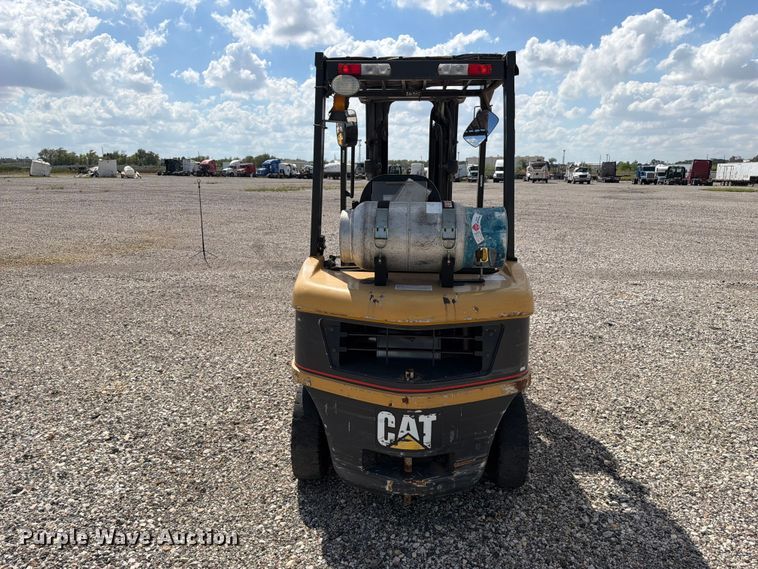 image for item YA5552 Caterpillar P5000 forklift