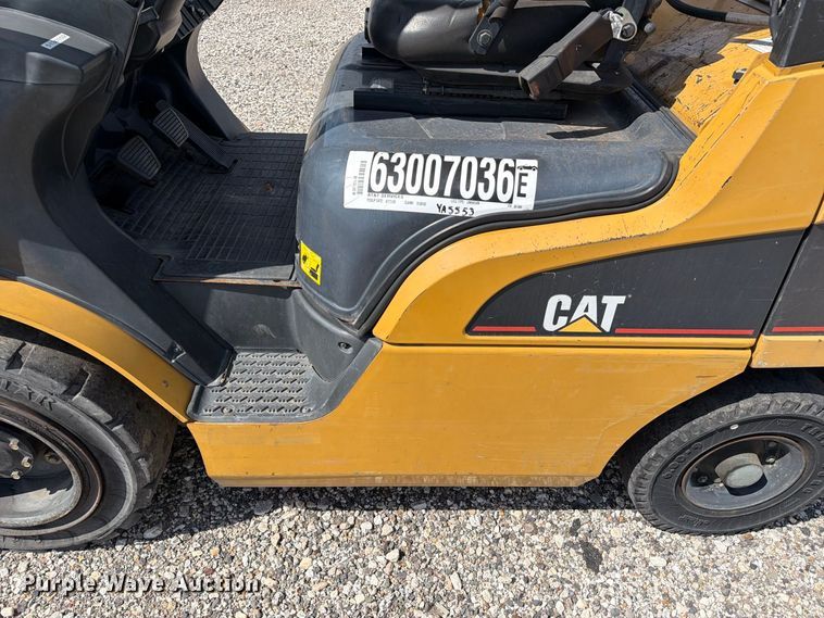 image for item YA5552 Caterpillar P5000 forklift