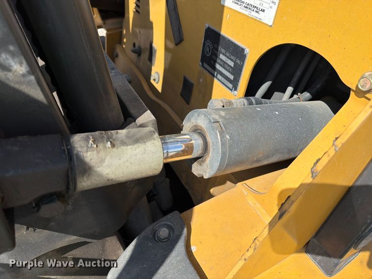image for item YA5552 Caterpillar P5000 forklift