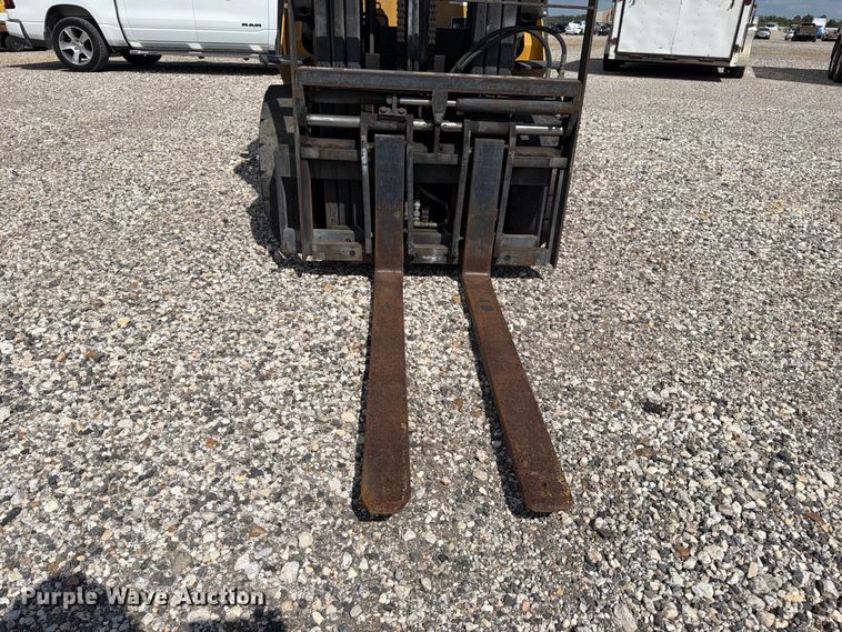 image for item YA5552 Caterpillar P5000 forklift