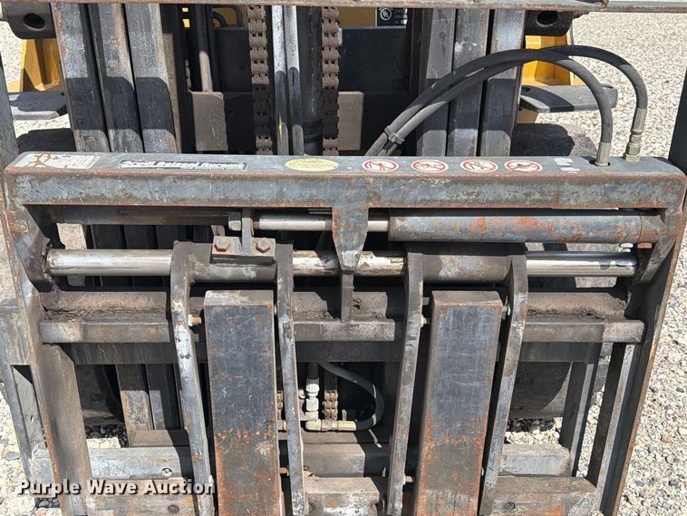 image for item YA5552 Caterpillar P5000 forklift