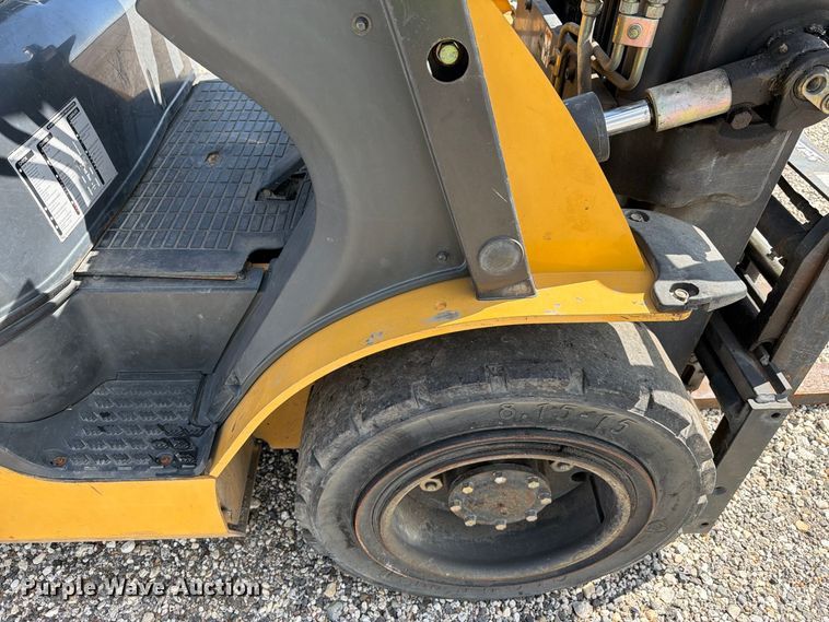 image for item YA5552 Caterpillar P5000 forklift