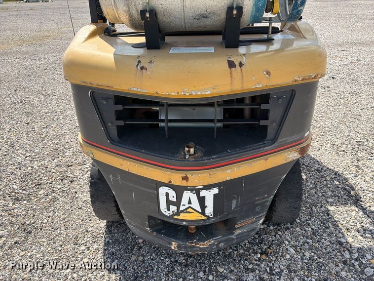 image for item YA5552 Caterpillar P5000 forklift