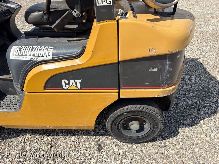 image for item YA5552 Caterpillar P5000 forklift