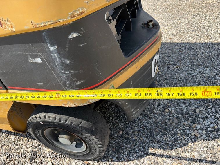 image for item YA5552 Caterpillar P5000 forklift