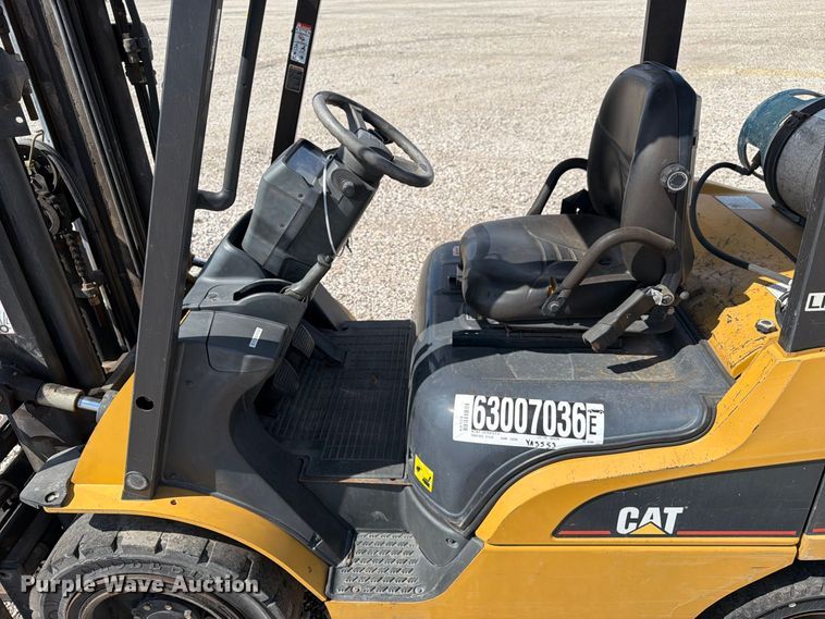 image for item YA5552 Caterpillar P5000 forklift