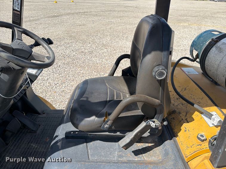 image for item YA5552 Caterpillar P5000 forklift