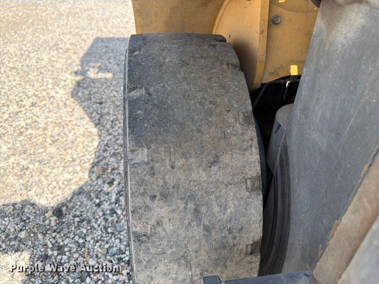 image for item YA5552 Caterpillar P5000 forklift
