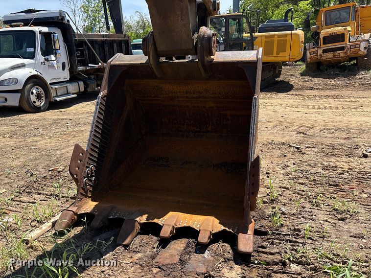 image for item DT0143 2006 Volvo EC360BLC excavator