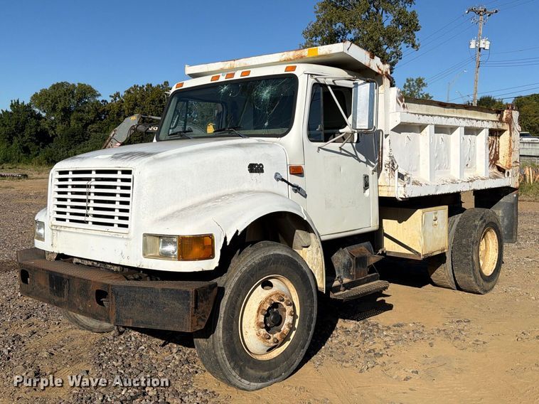 image for item DT0168 2000 International 4700 dump truck