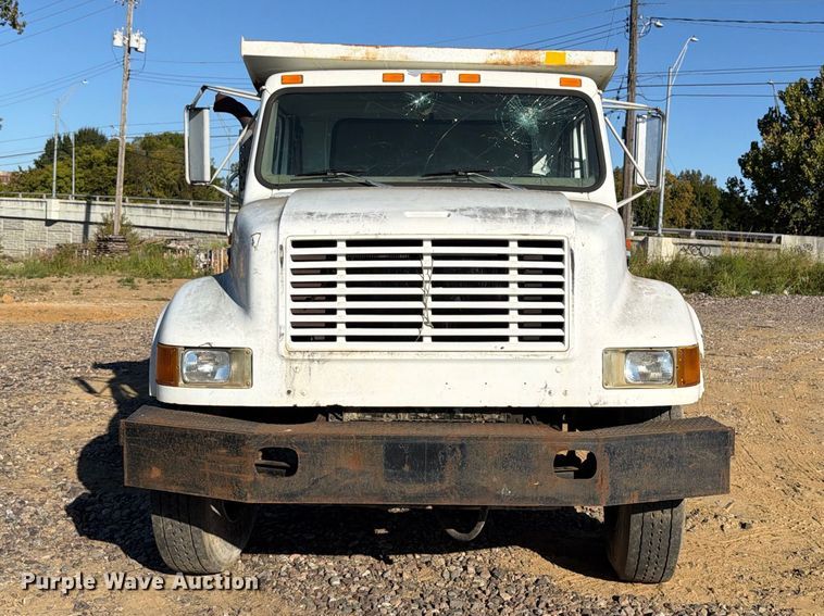 image for item DT0168 2000 International 4700 dump truck
