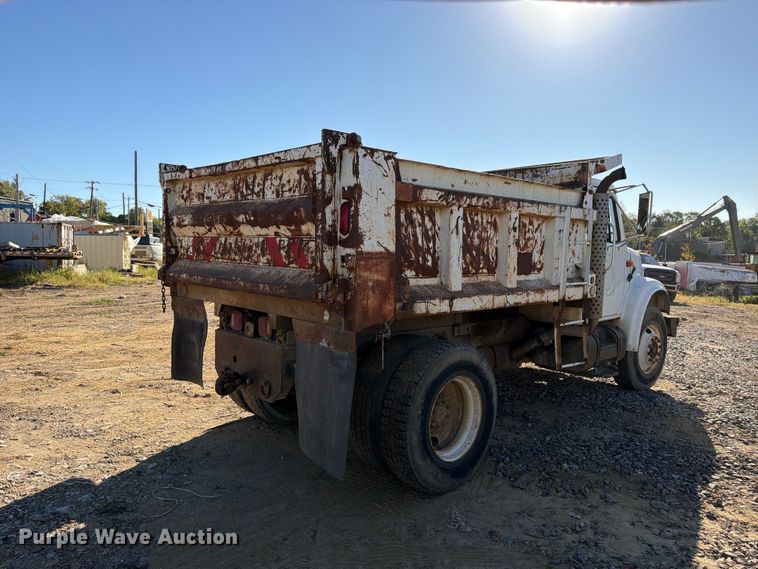 image for item DT0168 2000 International 4700 dump truck