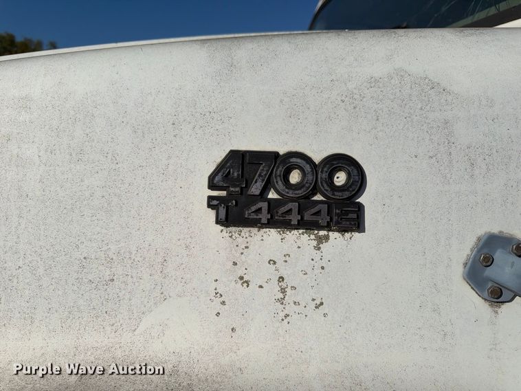 image for item DT0168 2000 International 4700 dump truck